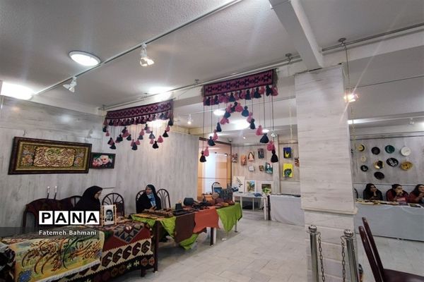 نمایشگاه توانمندی‌های روستایی در شهرستان محلات