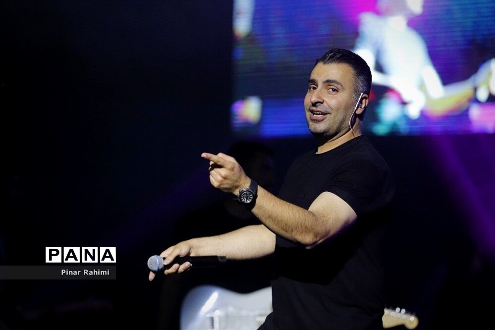 جشن تولد چند هزارنفری طلیسچی در اسپیناس پالاس