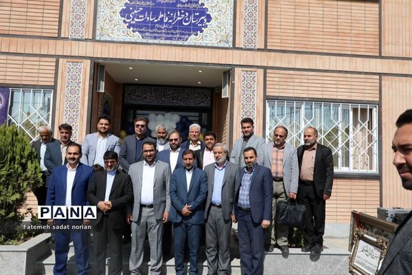 آیین افتتاح دبیرستان دخترانه خیرساز فاطمه سادات حسینی در روستای فرخد منطقه تبادکان