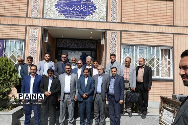 آیین افتتاح دبیرستان دخترانه خیرساز فاطمه سادات حسینی در روستای فرخد منطقه تبادکان