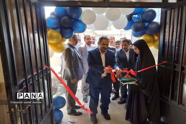 آیین افتتاح دبیرستان دخترانه خیرساز فاطمه سادات حسینی در روستای فرخد منطقه تبادکان