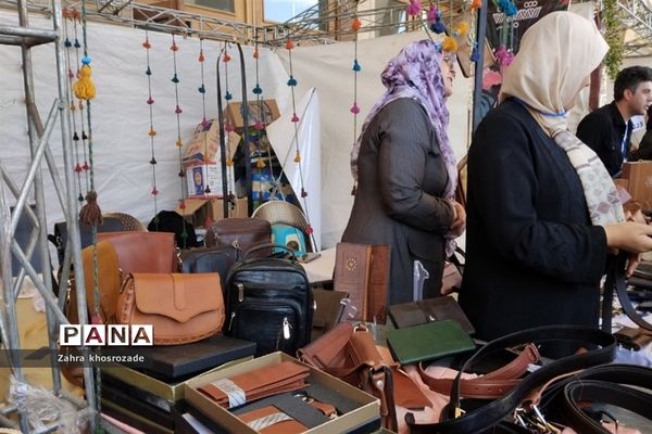 برگزاری نمایشگاه صنایع‌دستی و محصولات روستایی و عشایری در مصلی امام خمینی (ره)