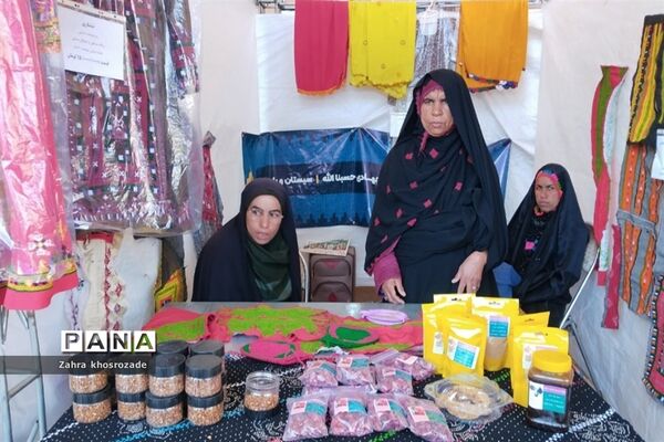 برگزاری نمایشگاه صنایع‌دستی و محصولات روستایی و عشایری در مصلی امام خمینی (ره)