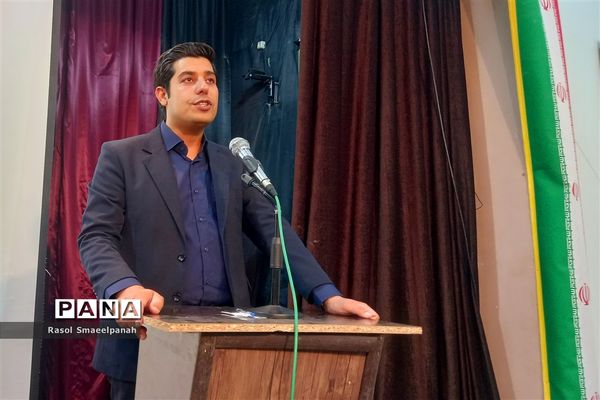 اولین جلسه انجمن اولیا و مربیان دبیرستان نمونه آیت الله خامنه‌ای کاشمر