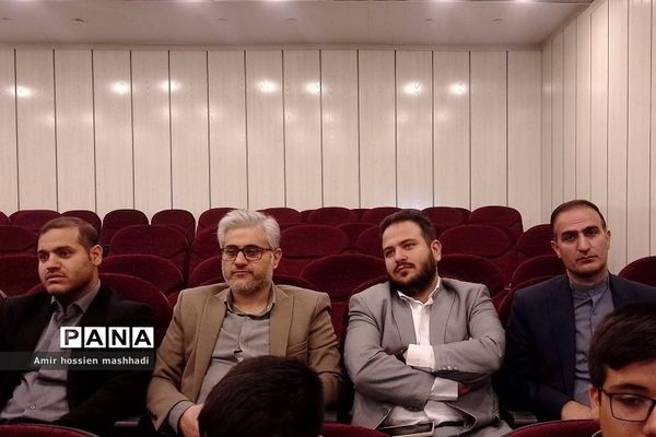 مراسم تجلیل از یاوران جمعه در آموزش و پرورش رودهن