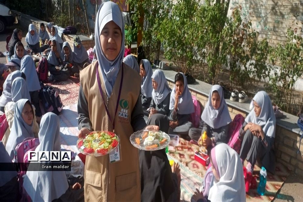 جشنواره صبحانه سالم در دبستان لطیفه
