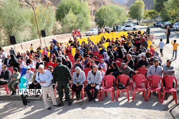 برگزاری همایش بزرگ پیاده‌روی خانوادگی در شهرستان‌فیروزکوه