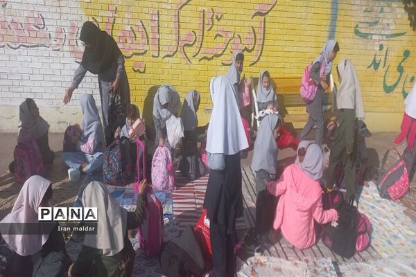 اردوی درون مدرسه ای به‌مناسبت روز جهانی کودک در دبستان لطیفه ناحیه ۷