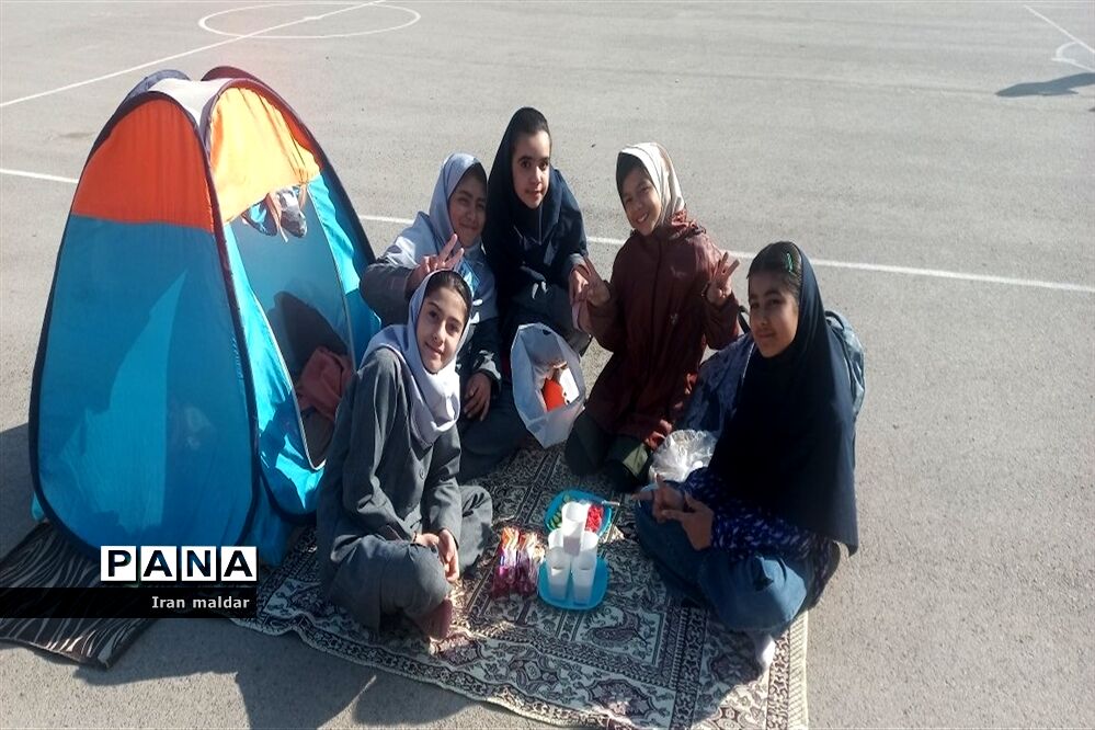 اردوی درون مدرسه ای به‌مناسبت روز جهانی کودک در دبستان لطیفه ناحیه ۷