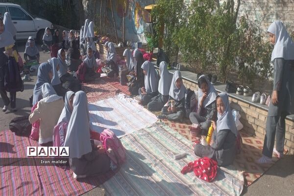 اردوی درون مدرسه ای به‌مناسبت روز جهانی کودک در دبستان لطیفه ناحیه ۷