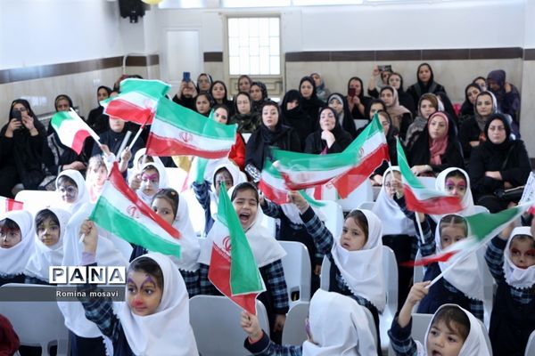 زنگ غنچه‌ها در تبریز