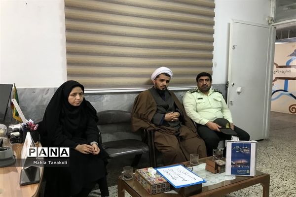 گرامیداشت هفته نیروی انتظامی در هنرستان فنی و حرفه‌ای بدیع