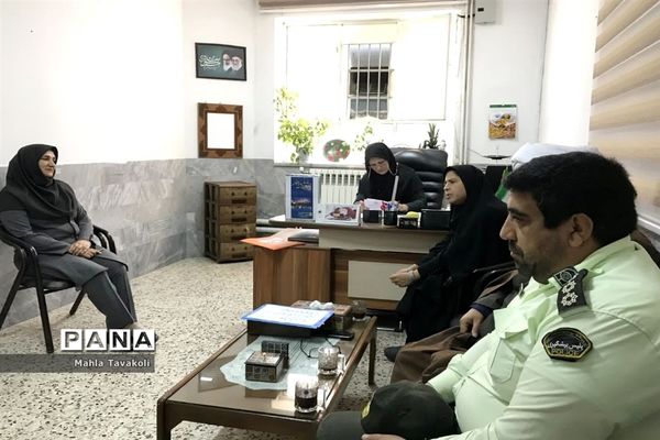 گرامیداشت هفته نیروی انتظامی در هنرستان فنی و حرفه‌ای بدیع