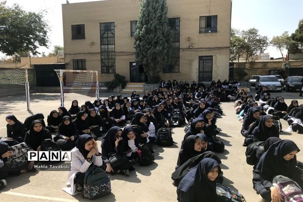 گرامیداشت هفته نیروی انتظامی در هنرستان فنی و حرفه‌ای بدیع