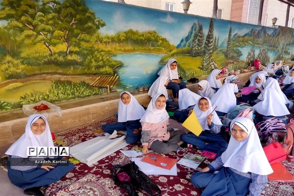 روز جهانی کودک و ساخت بادبادک آرزوها در دبستان شاهد نیک‌اندیشان ناحیه یک