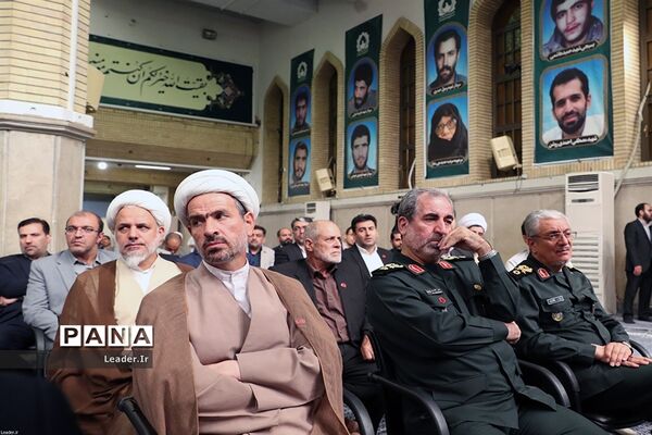 دیدار دست‌اندرکاران کنگره ملی شهدای همدان با مقام معظم رهبری