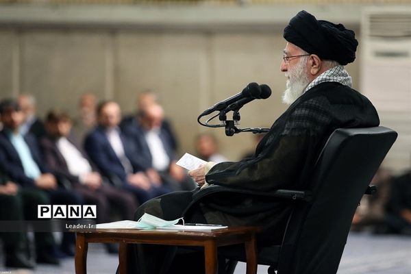 دیدار دست‌اندرکاران کنگره ملی شهدای همدان با مقام معظم رهبری