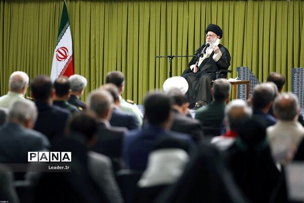 دیدار دست‌اندرکاران کنگره ملی شهدای همدان با مقام معظم رهبری