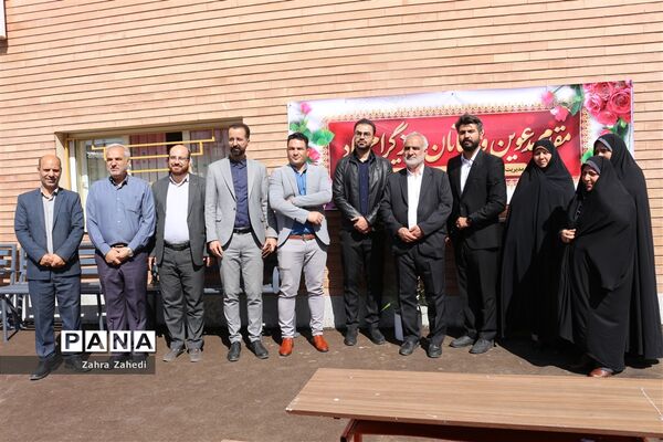 نواختن زنگ آغاز هفته ملی کودک در استان مرکزی