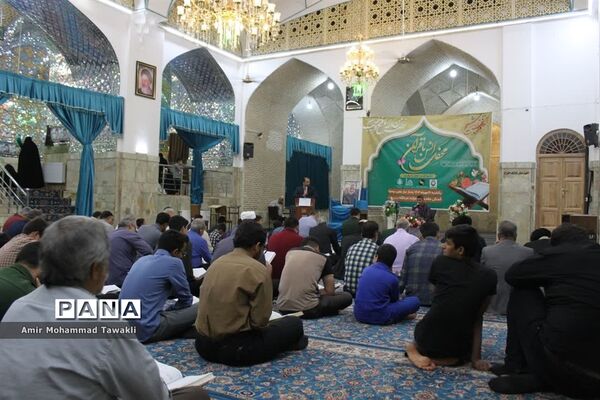 محفل انس با قرآن کریم در امامزداه عبدالله (ع) شهرستان بافق