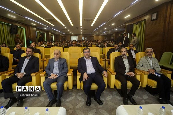 افتتاحیه نمایشگاه «یک تجربه نوآورانه»