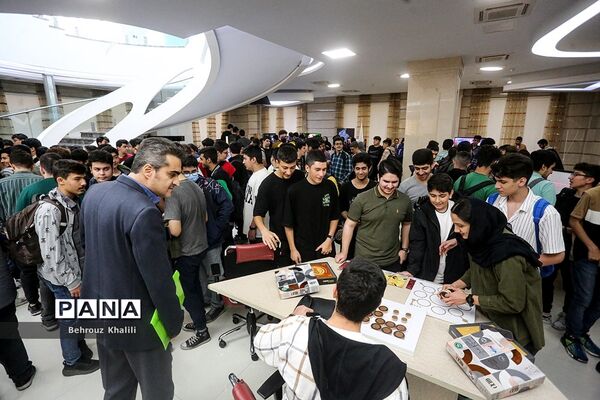 افتتاحیه نمایشگاه «یک تجربه نوآورانه»