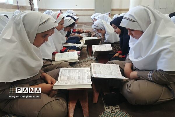 برگزاری محفل انس با قرآن کریم در شهرستان مهریز