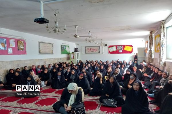 برگزاری جلسه انجمن اولیا و مربیان و آموزش خانواده در آموزشگاه امام علی(ع) ناحیه ۵ مشهد