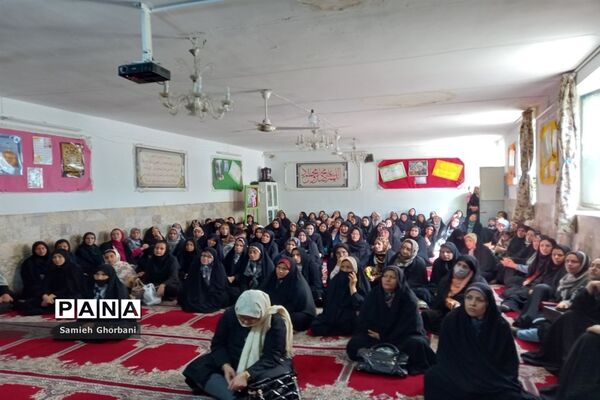 برگزاری جلسه انجمن اولیا و مربیان و آموزش خانواده در آموزشگاه امام علی(ع) ناحیه ۵ مشهد