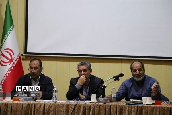 نشست فصلی دهیاران خسروشاه و باسمنج با مدیران استان آذربایجان شرقی