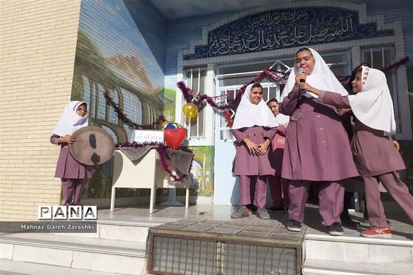 جشن روز جهانی کودک در آموزشگاه حاج یدالله پسران ناحیه یک یزد