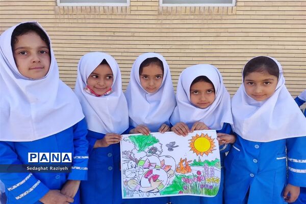 جشنواره تخم مرغ آرایی در مدرسه عصمت وکیلی احمدآباد