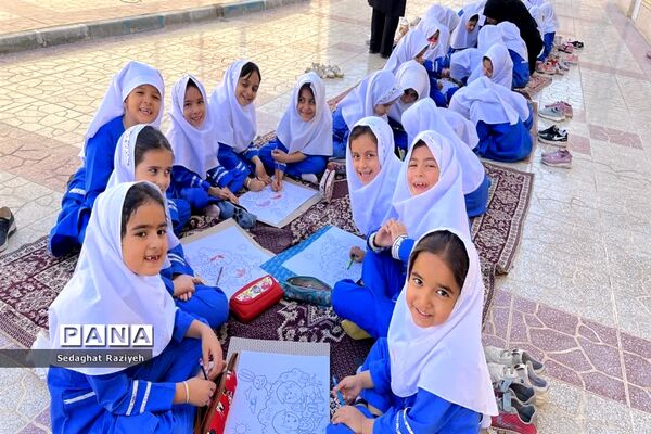جشنواره تخم مرغ آرایی در مدرسه عصمت وکیلی احمدآباد