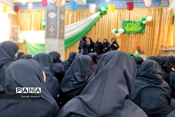 جشن میلاد پیامبر اکرم(ص) و امام جعفر صادق(ع) در دبیرستان شهیده حسنی سعدی