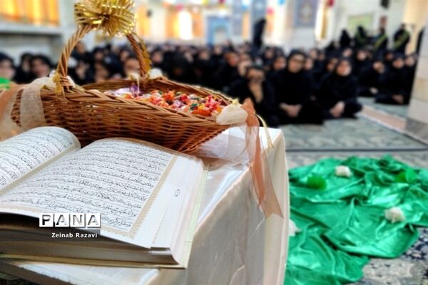 جشن میلاد پیامبر اکرم(ص) و امام جعفر صادق(ع) در دبیرستان شهیده حسنی سعدی