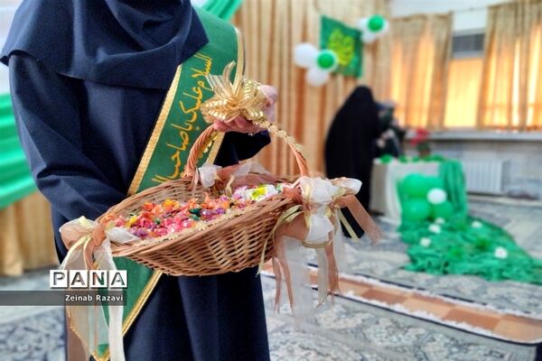 جشن میلاد پیامبر اکرم(ص) و امام جعفر صادق(ع) در دبیرستان شهیده حسنی سعدی