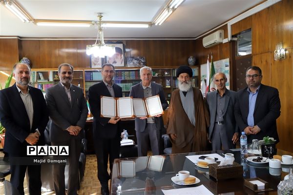 آیین امضای تفاهم‌نامه بین جمعیت مبارزه با استعمال دخانیات ایرانیان و اداره‌کل آموزش و پرورش شهر تهران