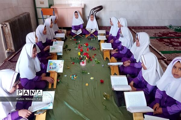محفل انس با قرآن در دبستان حضرت رقیه (س) ناحیه یک
