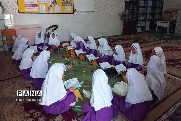 محفل انس با قرآن در دبستان حضرت رقیه (س) ناحیه یک