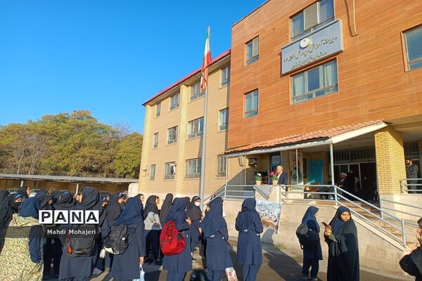 مراسم اعزام ۲۰۰ دانش‌آموز دختر به راهیان نور غرب کشور