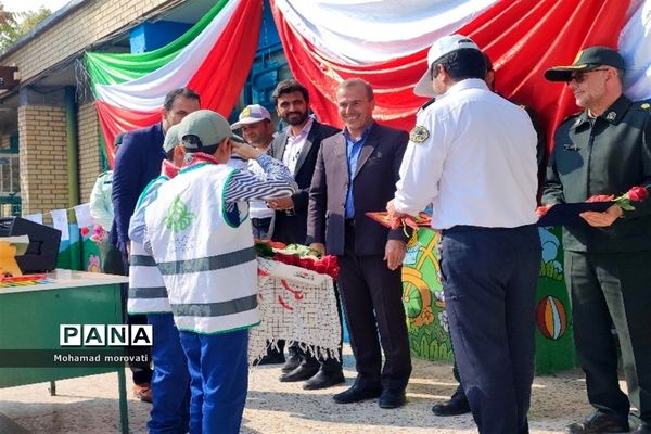 نواختن زنگ همبستگی با مردم فلسطین در شهرستان مانه وسملقان