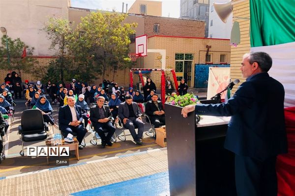 نواختن زنگ هفته بهداشت