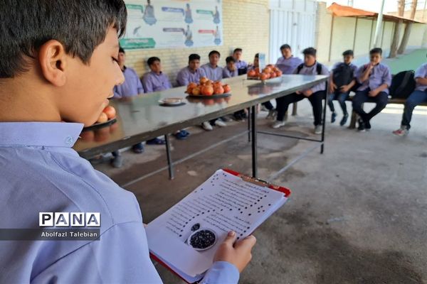 سومین دوره جشن صد دانه یاقوت دانش‌آموزان اشکذری