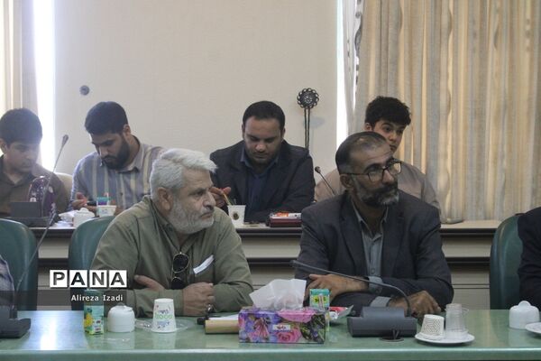 جلسه هم‌اندیشی نخبگان علمی و ورزشی و تقدیر از موکب‌داران شهرستان بوشهر