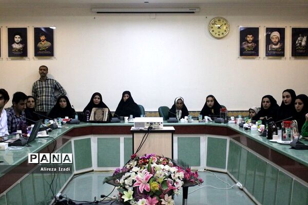 جلسه هم‌اندیشی نخبگان علمی و ورزشی و تقدیر از موکب‌داران شهرستان بوشهر