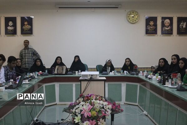 جلسه هم‌اندیشی نخبگان علمی و ورزشی و تقدیر از موکب‌داران شهرستان بوشهر