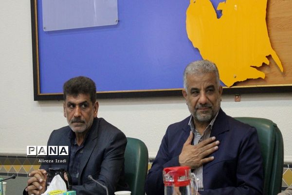 جلسه هم‌اندیشی نخبگان علمی و ورزشی و تقدیر از موکب‌داران شهرستان بوشهر