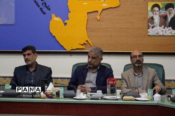 جلسه هم‌اندیشی نخبگان علمی و ورزشی و تقدیر از موکب‌داران شهرستان بوشهر