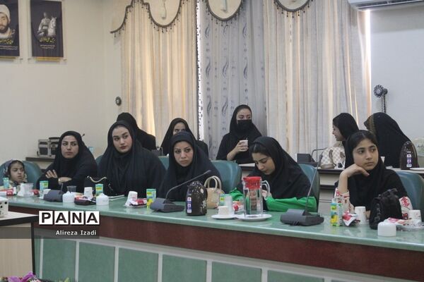 جلسه هم‌اندیشی نخبگان علمی و ورزشی و تقدیر از موکب‌داران شهرستان بوشهر