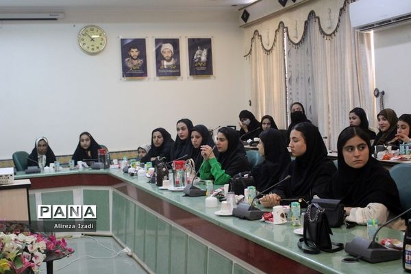 جلسه هم‌اندیشی نخبگان علمی و ورزشی و تقدیر از موکب‌داران شهرستان بوشهر